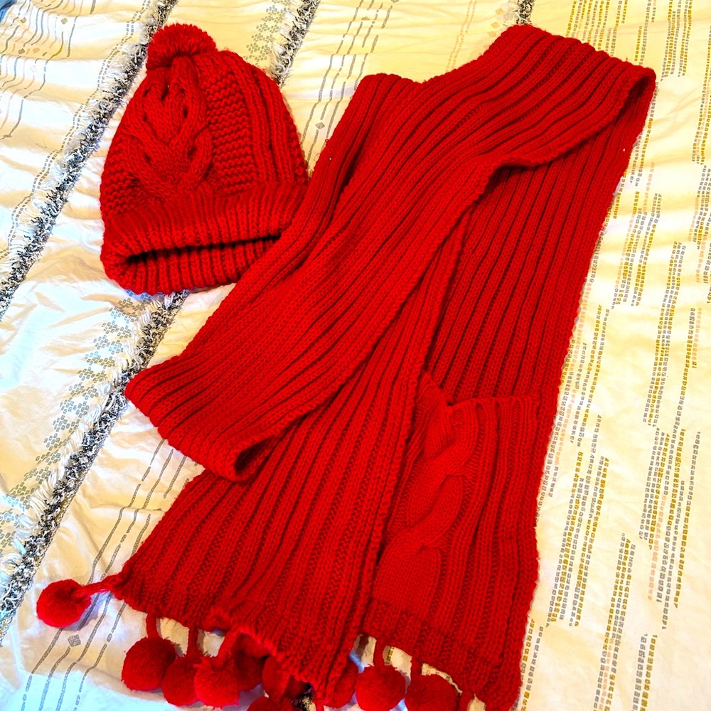 Match Red Hat and Scarf